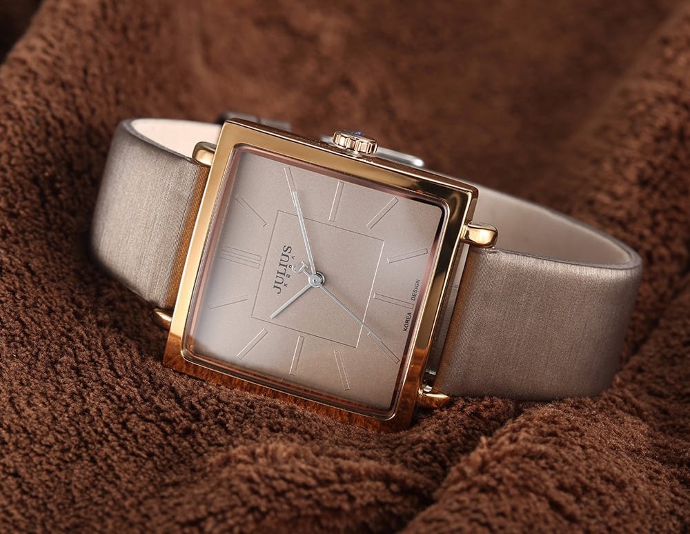 Shimmering Leather Square Women's Watches